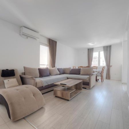 Family Three Bedroom Apartment Brando Budva Luaran gambar
